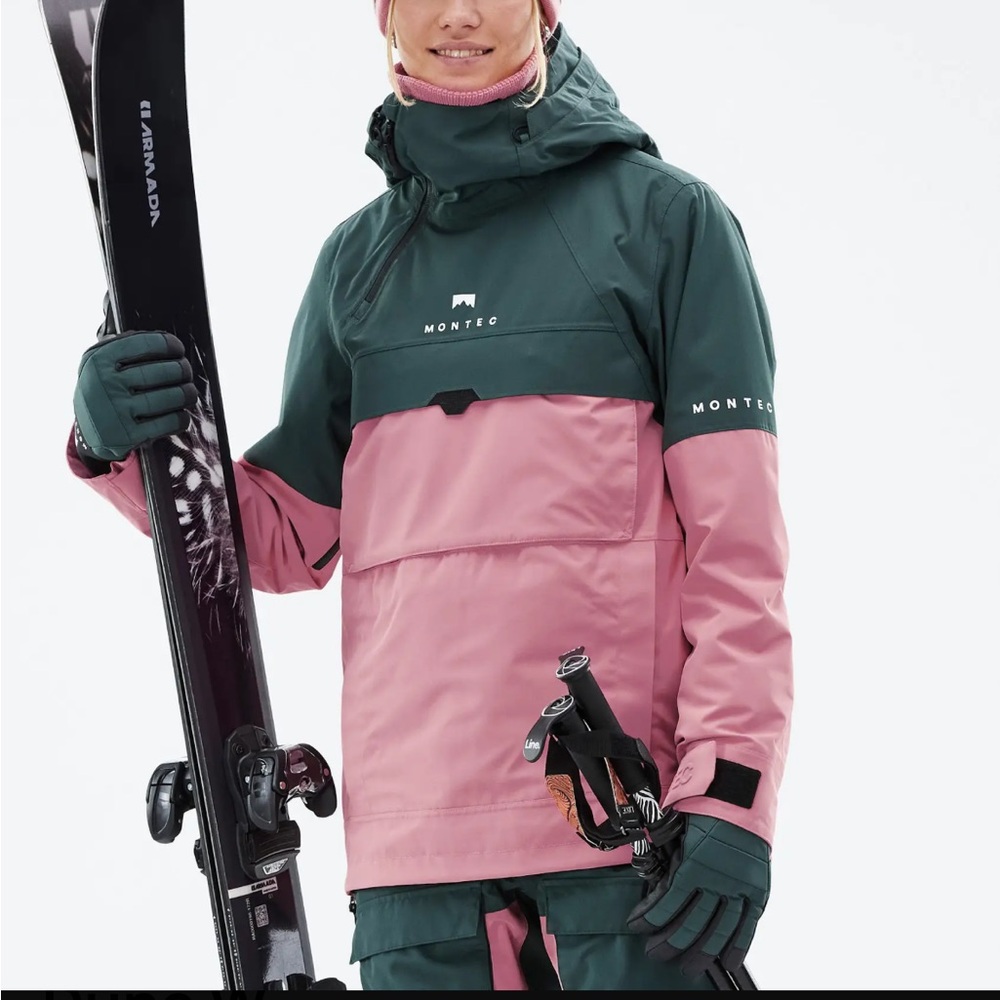 Montec Women’s DUNE ski jacket, size Large. Insulated. Like-new.